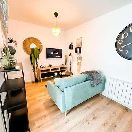 Nouveau ** Le Raffine Au Coeur De Guingamp ** Parking Buitenkant foto