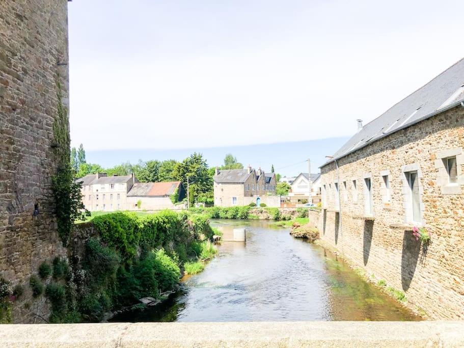 Nouveau ** Le Raffine Au Coeur De Guingamp ** Parking Buitenkant foto