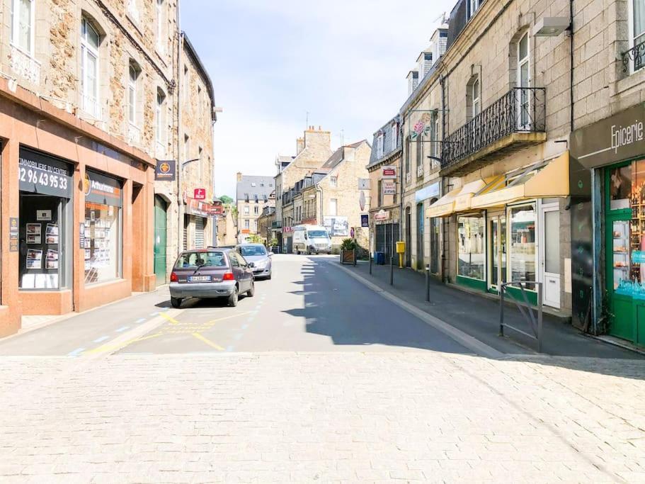 Nouveau ** Le Raffine Au Coeur De Guingamp ** Parking Buitenkant foto