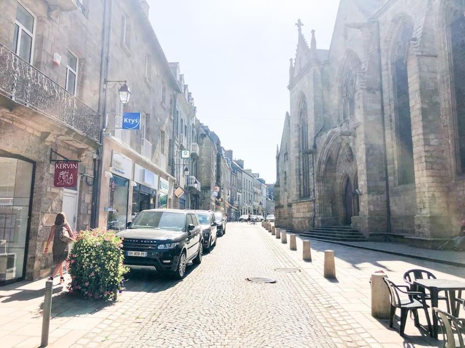 Nouveau ** Le Raffine Au Coeur De Guingamp ** Parking Buitenkant foto