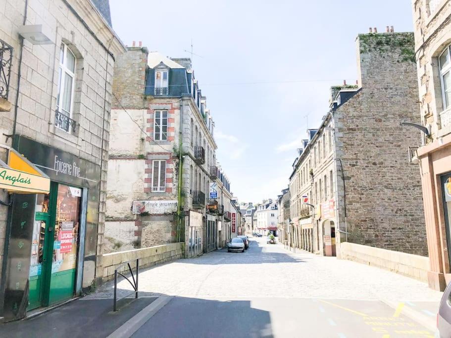 Nouveau ** Le Raffine Au Coeur De Guingamp ** Parking Buitenkant foto