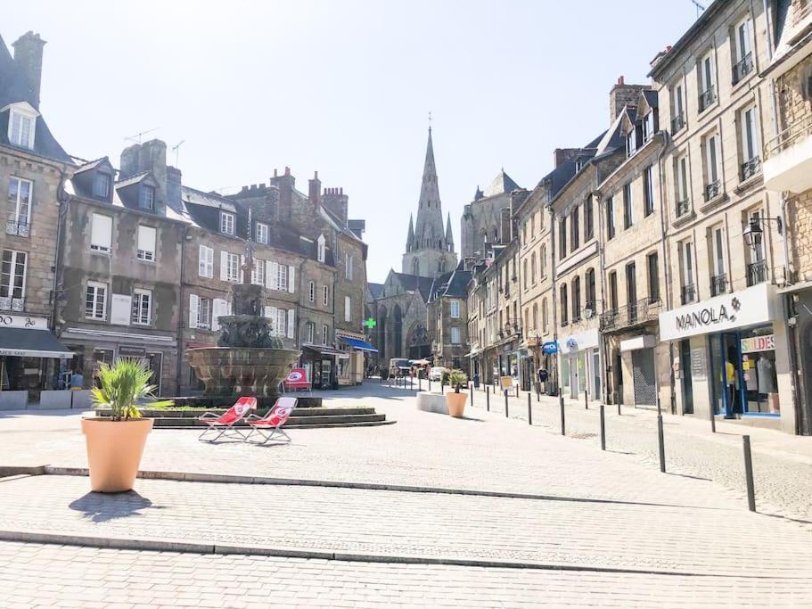 Nouveau ** Le Raffine Au Coeur De Guingamp ** Parking Buitenkant foto